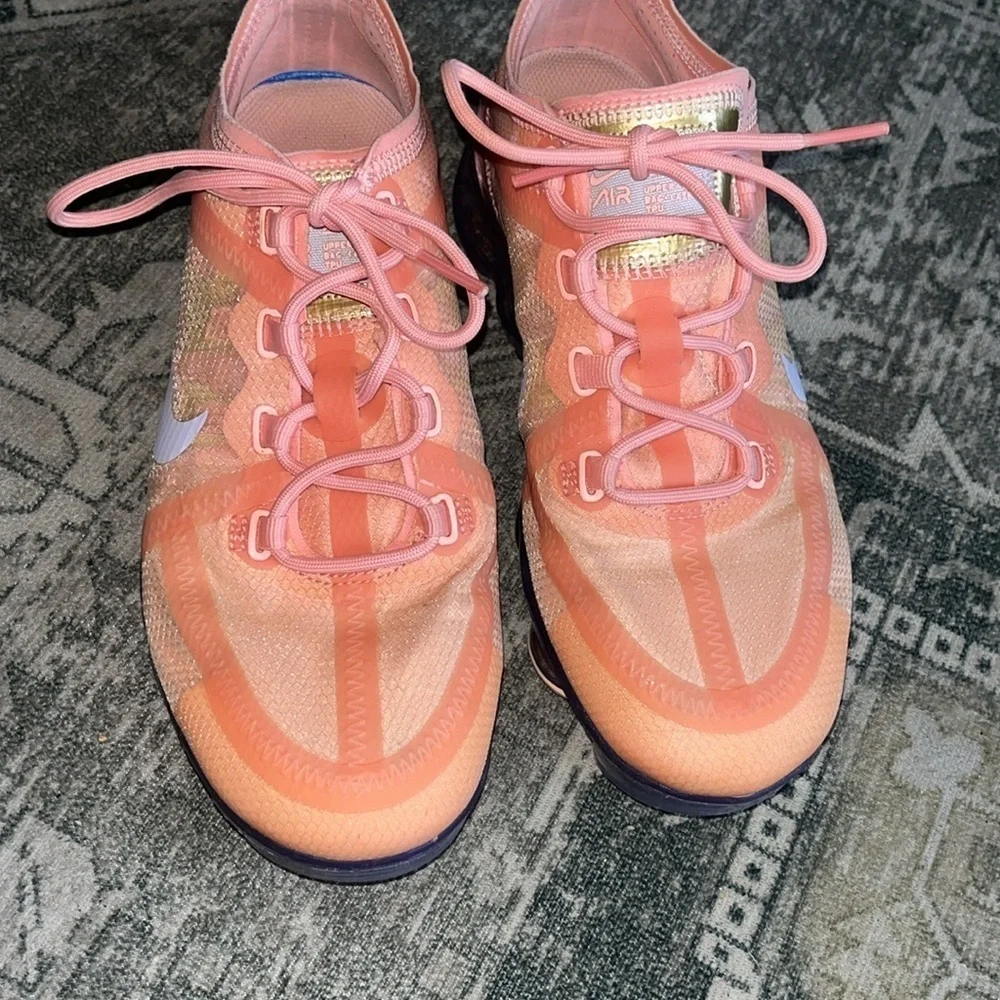 Nike Women’s Air VaporMax Bleached Coral Sneakers size 7